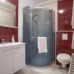 Rosa 3* מאקרסקה